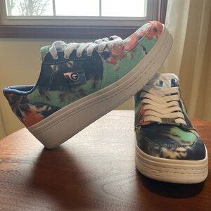 GBG Los Angeles Rigster Multicolor Athletic Shoes